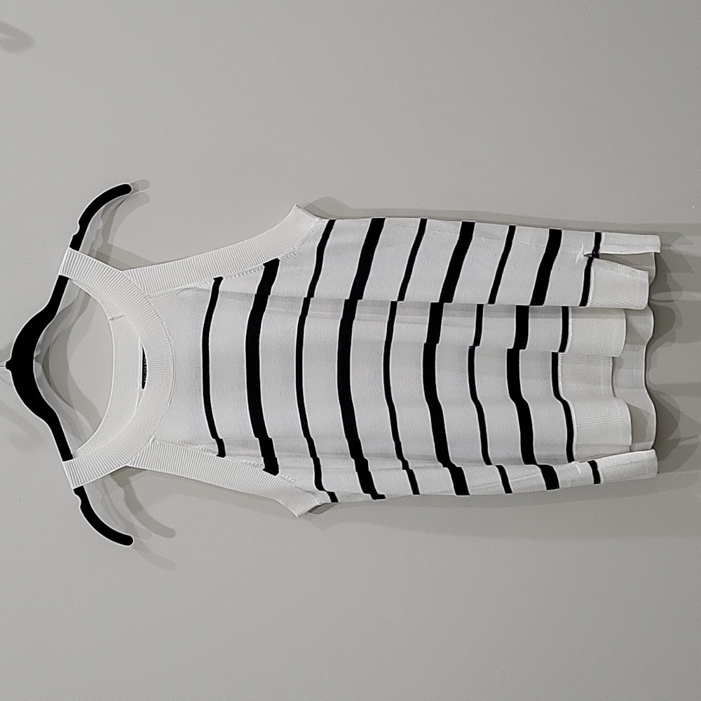 Banana Republic Sleeveless Sweater Size Large